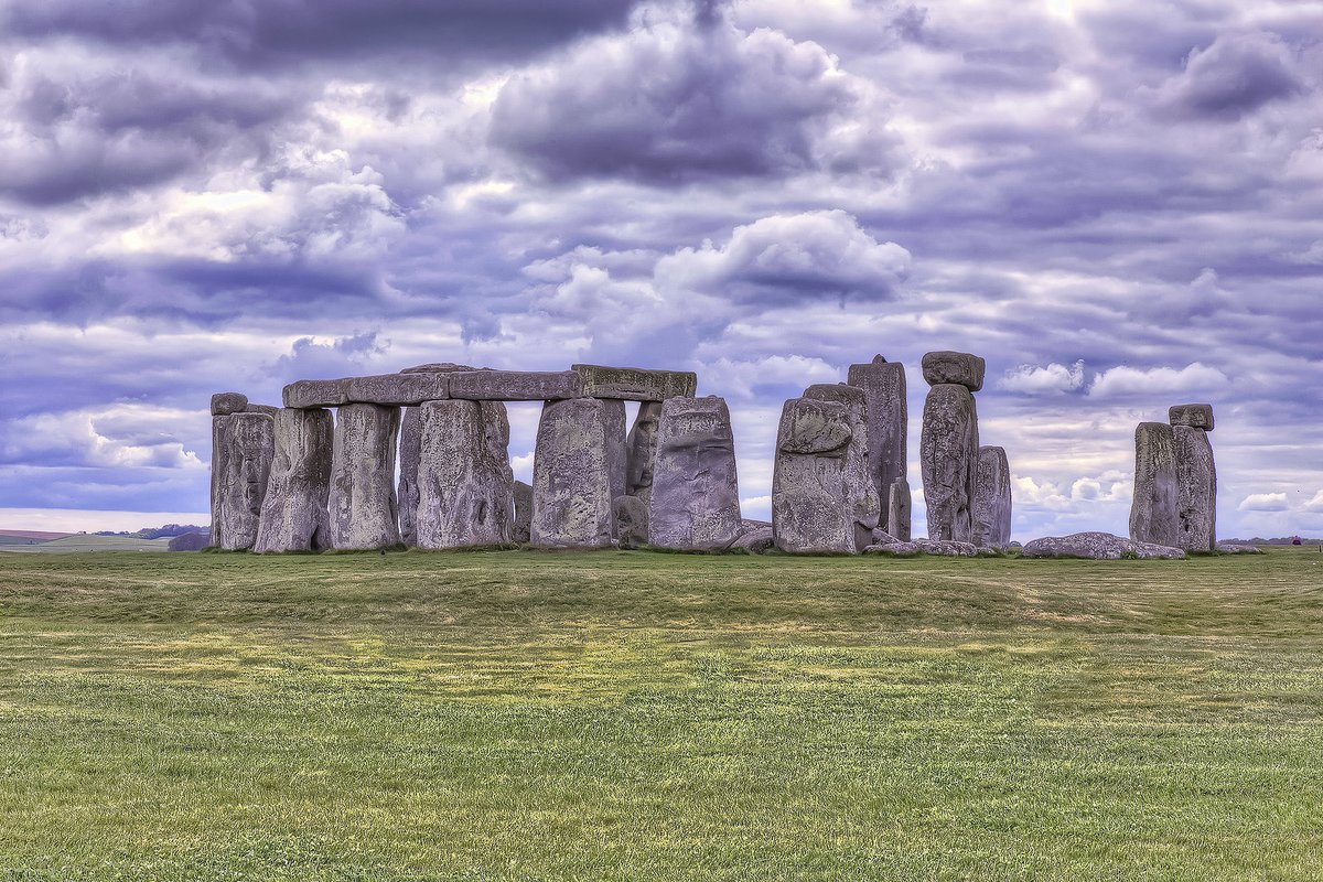 ChrisHotton's tweet photo. Stonehenge seen from the north.  An unusual photograph as there are no people or ropes in the image.

#photography 
#landscapephotography 
#landscape 
#History 
#PrehistoricPlanet https://t.co/LRSeoU5GZT