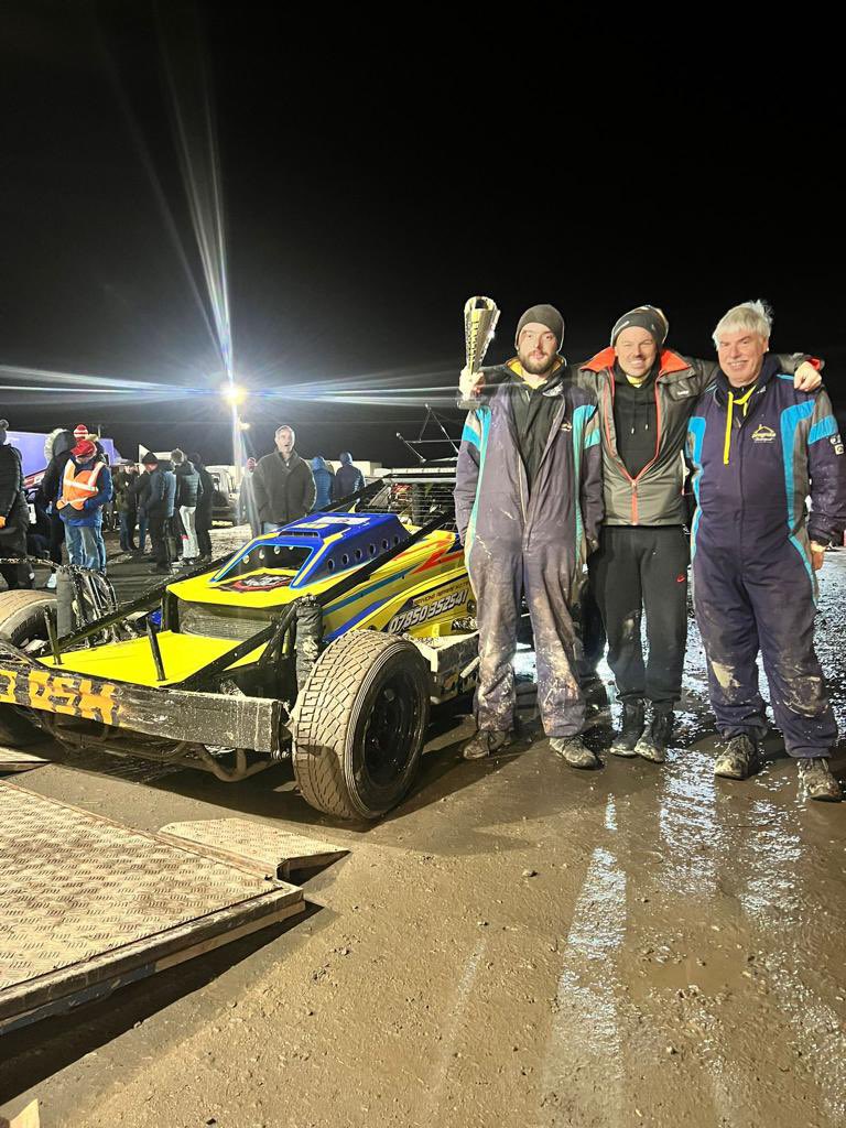 Right…

Last bit of <a href="/BSCDAF1/">BSCDA - BriSCA F1</a> from me as I’m probably getting on ya nerves now.

Thanks again <a href="/F1Stox259/">Paul Hines</a> for letting me drive his amazing car but these two beauties, father and son Matt and Mark for spannering for us ❤️