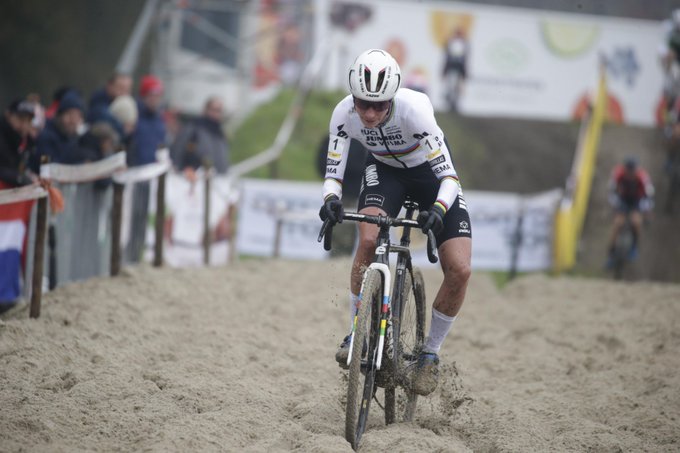 SupporterVos's tweet photo. #SPMerksplas done and dusted, with a strong start and a final 10th position. Marianne will skip World Cup Overijse today https://t.co/yNiLjHFHkm