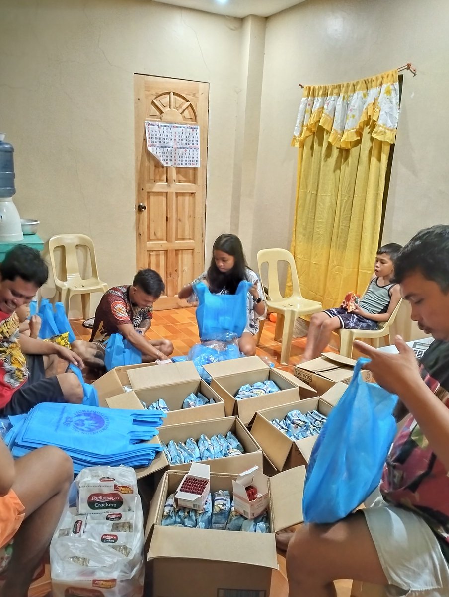 R2QFoundation's tweet photo. Right2Quality Foundation Inc. Family πππ
Preparing for Senior's Foodpack distribution π₯°π₯°π₯°
Thank you so much @R2QFoundation for all the blessing that you shared.
#Right2QualityFoundation
#Volunteer's
#Helpingmorepeopleovertheworld
Please support our upcoming program's π https://t.co/ogQWU1a6nJ