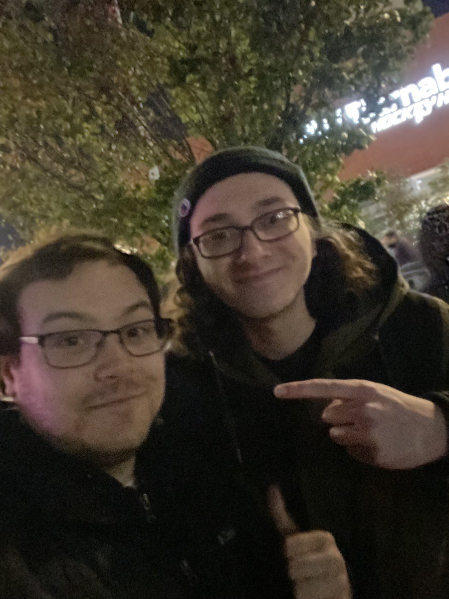 JayRuffGaming's tweet photo. Ran into my guy @RobbieBarstool after the show. No idea he was even there, but deff topped the night off nicely. #BasementBoy https://t.co/k4Z6UwDnTi