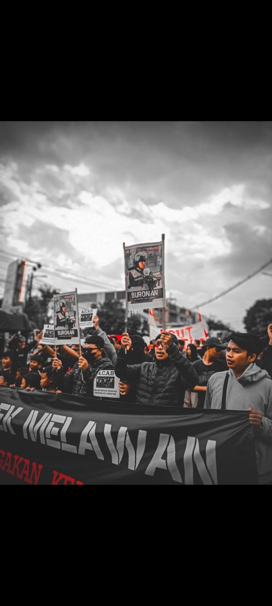 Dvilhm's tweet photo. Bokgloedoek melawan✊
#aremania #usuttuntastragedikanjuruhan
#ACAB https://t.co/sGf5ni2Dol