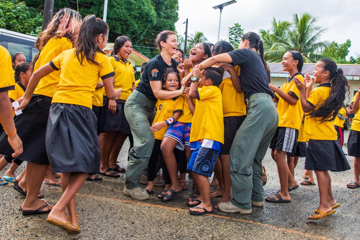 DefenceAust's tweet image. 📍 #Pohnpei ➡️ In between flying aerial maritime surveillance sorties, #YourADF deployed on #OpSolania have engaged with local communities in Micronesia. 🤝❤️

📖 bit.ly/3EFbZh8 #AusAirForce #RegionalPartners