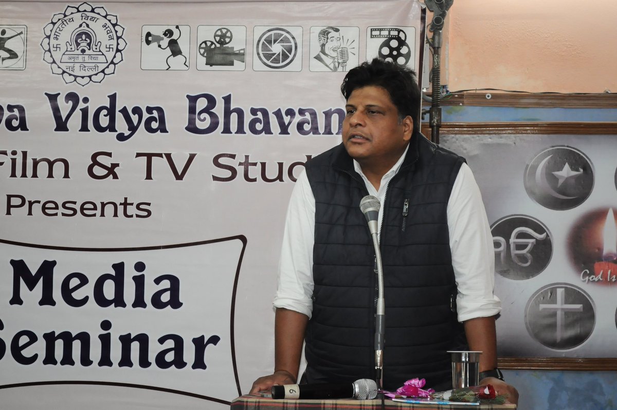 ananddeevakar's tweet photo. Where I draw warmth on a breezy Nov weekend through a guest lecture at Bhartiya Vidya Bhawan, NewDelhi. Shared my humble bit on the tenets of profession in this engaging conversation with an energetic batch of journalism and communications.
#communications #journalism #lecture https://t.co/qNu4mRkHJ8