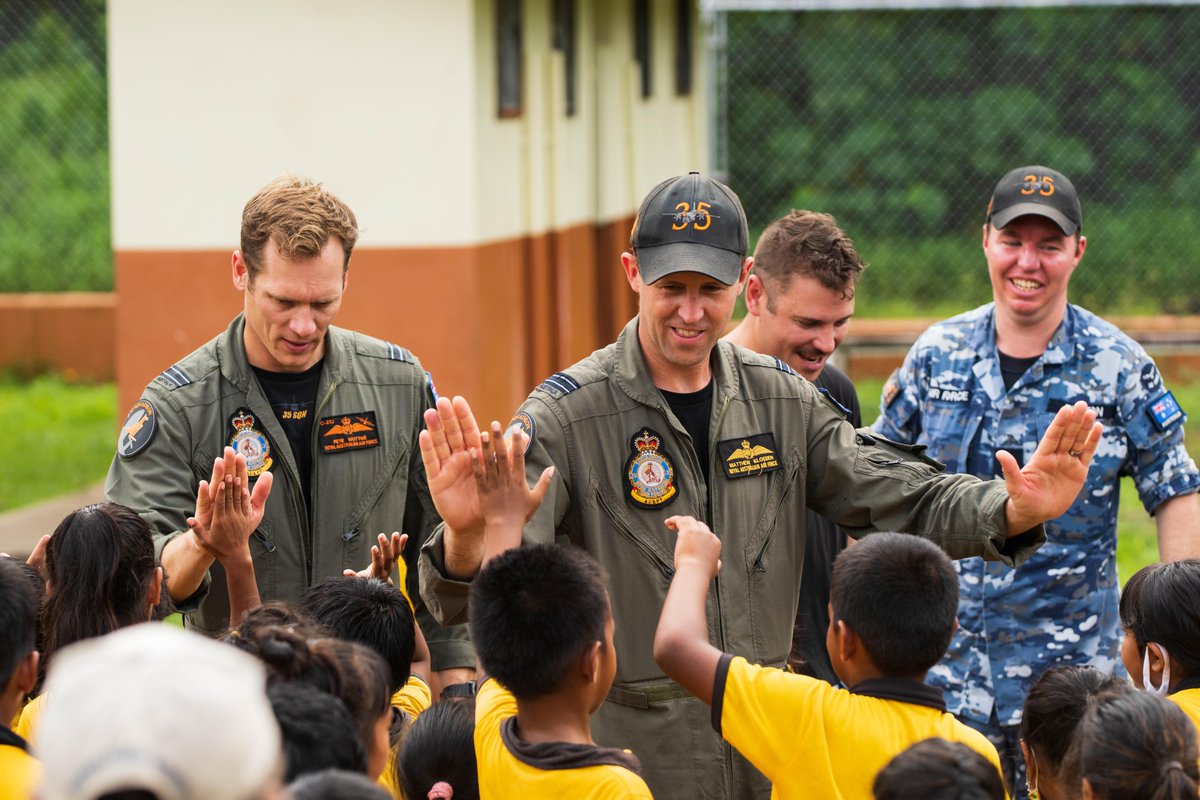 DefenceAust's tweet image. 📍 #Pohnpei ➡️ In between flying aerial maritime surveillance sorties, #YourADF deployed on #OpSolania have engaged with local communities in Micronesia. 🤝❤️

📖 bit.ly/3EFbZh8 #AusAirForce #RegionalPartners