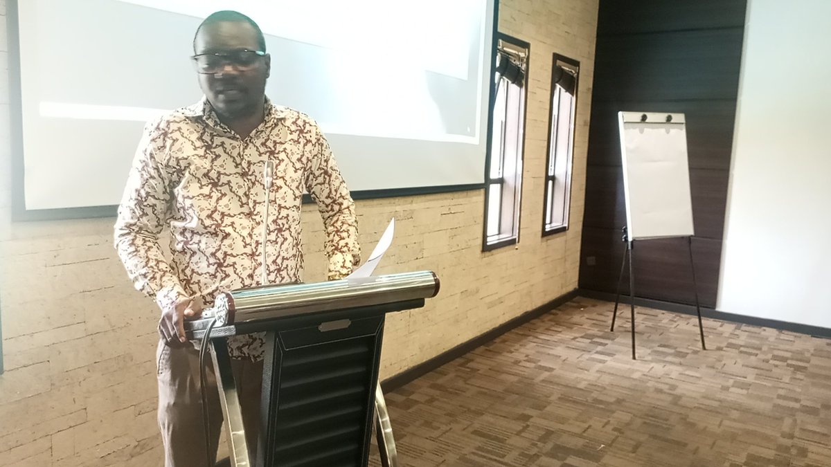 EducommuniK's tweet photo. Au cours de la Rencontre annuelle des parties prenantes de la paix &amp; de la sécurité en Afrique de @AU_ECOSOCC, @CyrilleGUELL a évoqué le projet "Engaging Youth in #PVE in #BurkinaFaso through #MIL" de @EducommunicA soutenu par @DutchMFA 
#EUAPSAIV @LoeffenEsther @GIZAfricanUnion https://t.co/6F2rbPbKhY