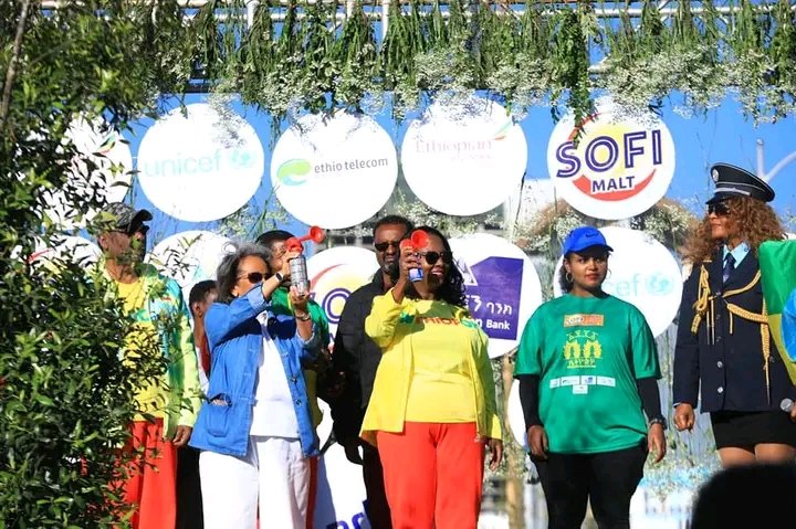 EllalaDebissa's tweet photo. ታላቁ ሩጫችን የአፍሪካ ኩራት!!
#GreatEthiopianRun is become a flagship event with 40,000 participants from all over the world.The race is a pride of africa.
@HaileGebr
@SahleWorkZewde
@AdanechAbiebie 
@AmbNasiseChali https://t.co/VOhJASMvgP