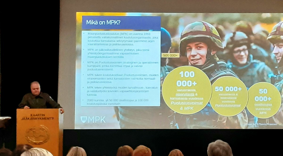 JaanaSiljander's tweet photo. Piiripäällikkö Vesa Sundqvist kertoo #MPK n toiminnasta turvallisuusympäristön äkillisen muutoksen johdosta: kursseille ilmoittadutaan innokkaasti ja kurssitarjontaa on lisätty. Vapaaehtoinen #maanpuolustus on nosteessa. https://t.co/NGOjATJusr