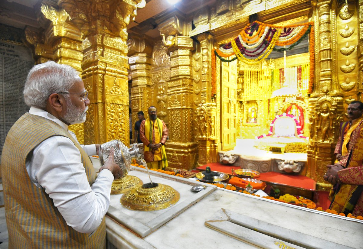 narendramodi's tweet image. Prayed at the Somnath Temple this morning. Har Har Mahadev!