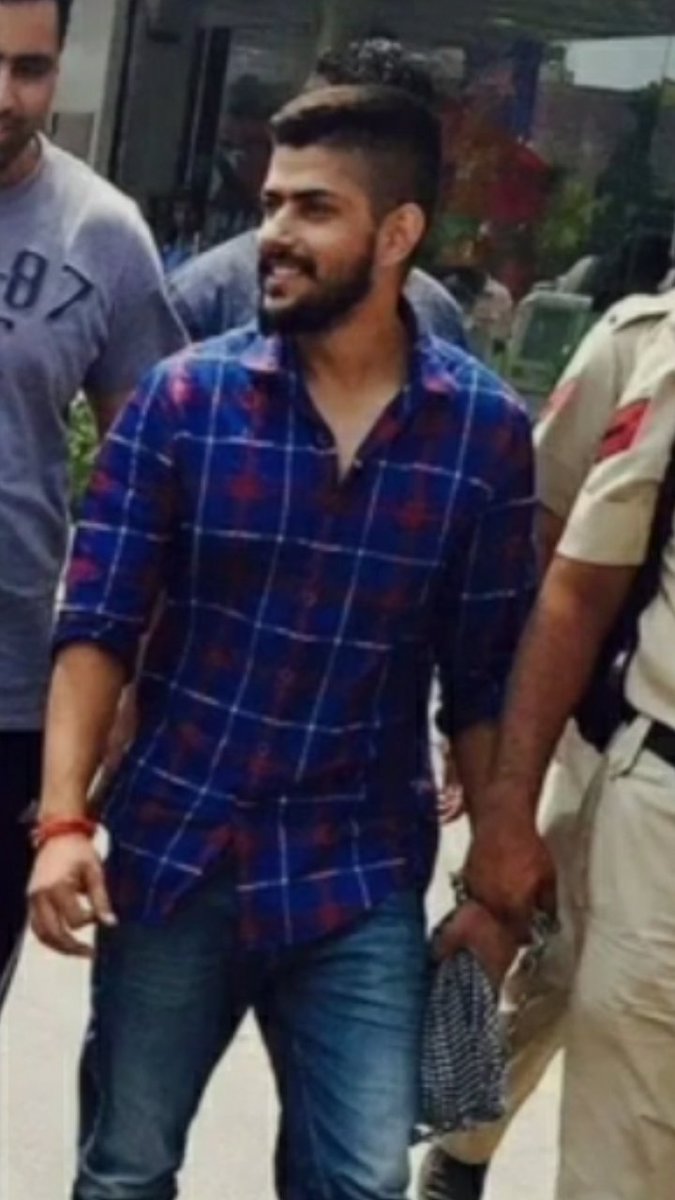 SuttiSharma's tweet photo. Lawrence bishnoi real hero 👑
#wesupportLawrenceBishnoi
#salaamsaheedanu
#Respectgirls
#Saveanimals
#Helppoorpeople
#Avoiddrugs🚭🇮🇳
#BabbarSher🔥🔥🔥 https://t.co/TvI7oFL4rp