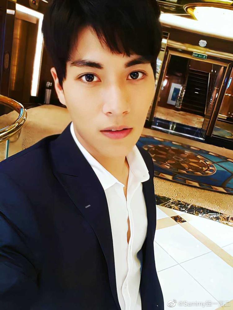 Snizana88532512's tweet photo. #SamLin #LinZiHong #林子閎 #林子閎Sam #BossLin #หลินจื่อหง #WBLBoysVacation #handsome #gorgeous 💜 #aweSame https://t.co/ZHEDXovAEf