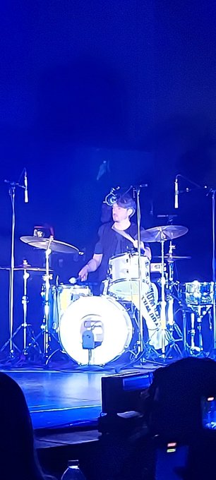 Tonight I saw Thom and Jonny from @radiohead and I literally couldnt stop being like "omg". I am now<a class="tags" target="_blank" title="On Twitter" href="/?out=eyJ0eXAiOiJKV1QiLCJhbGciOiJIUzUxMiJ9.eyJpYXQiOjE3MjU3Nzg5MjMsImlzcyI6InR3cG9ybnN0YXJzLmNvbSIsIm5iZiI6MTcyNTc3ODkyMywiZXhwIjoxNzU3MzE0OTIzLCJyZWRpcmVjdF91cmwiOiJodHRwczovL3R3aXR0ZXIuY29tL3JhZGlvaGVhZCJ9.eewYfh6HwgDN8TrVwceevpTaufek4ui6n36pDL70C8tyiBI6btZH8tGXMJT7LU-lmMgs9u5QkKgaIvFvAwgT_Q">@radiohead</a><a href="/tag/queens"class="tags"><span>#queens</span></a><a href="/tag/elmhurst"class="tags"><span>#elmhurst</span></a><a href="/tag/blackthorn51"class="tags"><span>#blackthorn51</span></a><a href="/tag/honeybomb"class="tags"><span>#honeybomb</span></a>