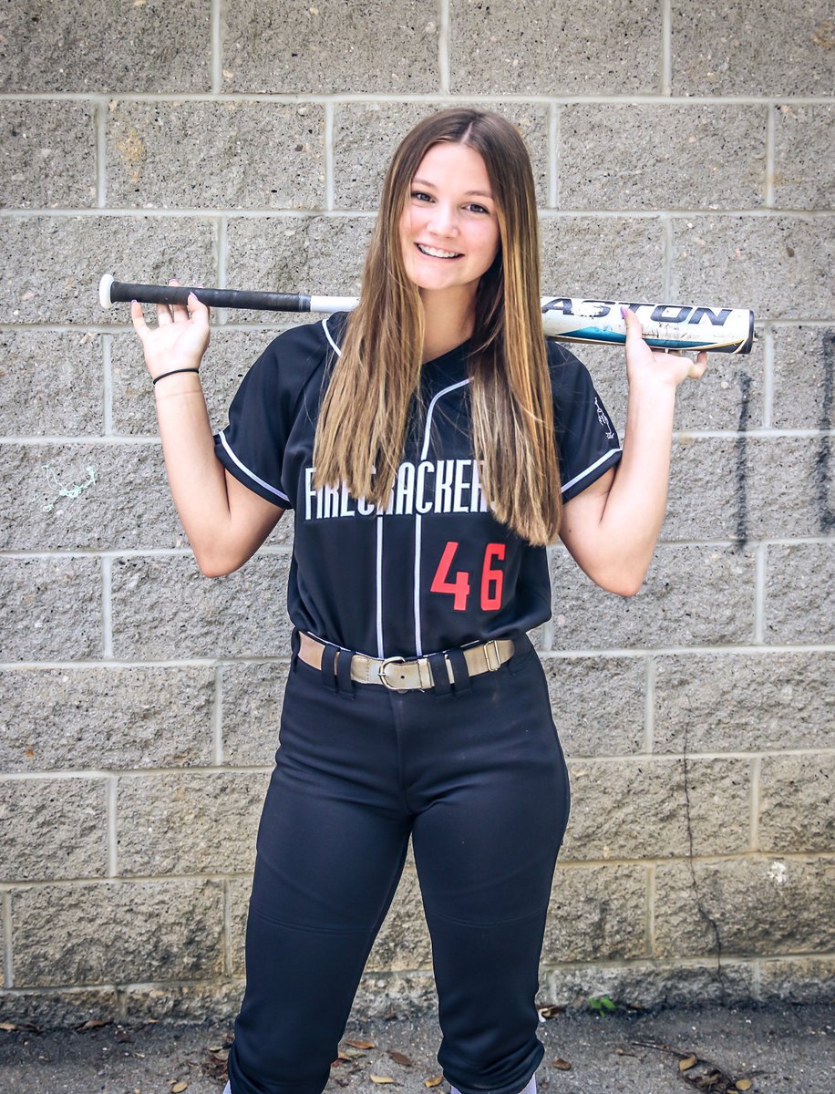 A_Firecrackers's tweet photo. Happy Belated 17th Birthday @Kaelyn_Jones46 - let’s celebrate with a great last day of the fall season! #FCFamily #ForgetfulCoach @UTMSoftball @ChelseaEFarmer https://t.co/65qu329TLA