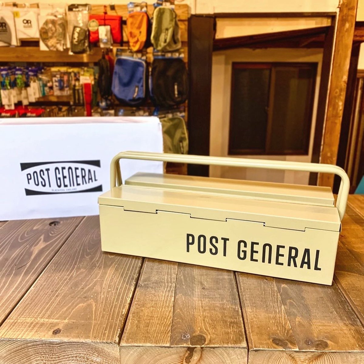 tateisukanna_'s tweet image. カクカクフォルムが使いやすいツールボックス

シンプルなので何入れるにも悩むことなし
ペグやハンマーもまとまるまとまる

ハンドルは大きいので持ちやすく
観音開きのフタはフラットになるので積み重ねOK

シンプルってなんだかんだ一生愛せる

#タテイスカンナ #postgeneral #stackabletoolbox