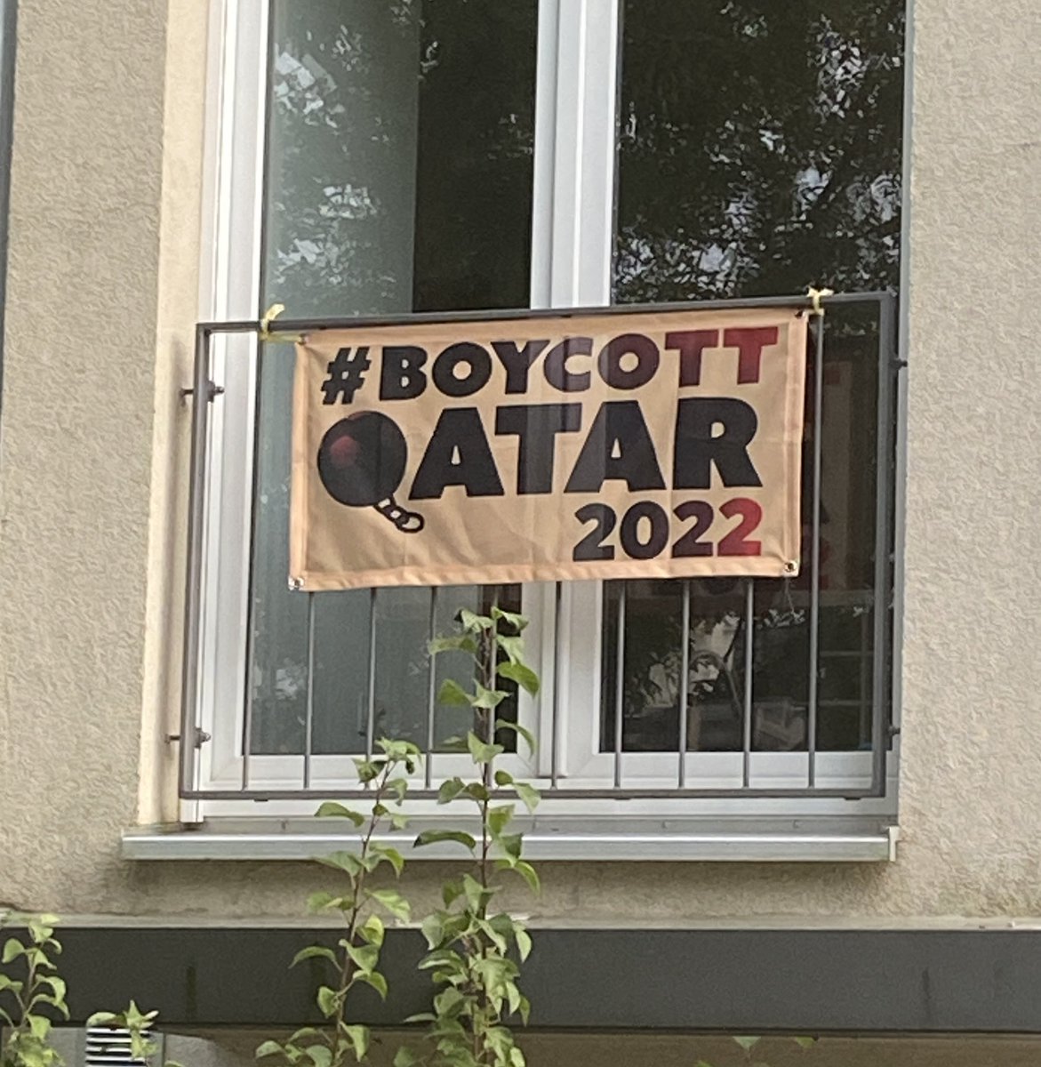 #BoycottQatar2022