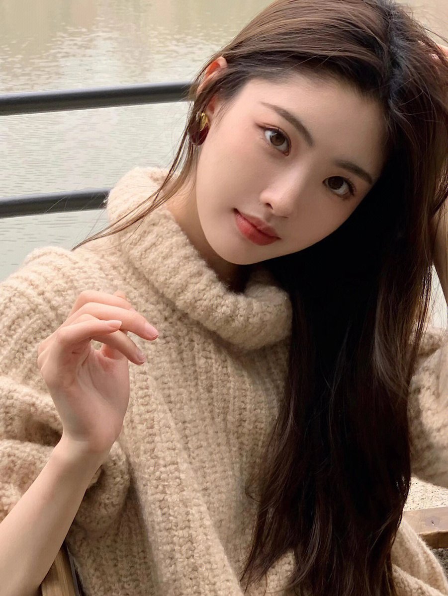 しずか tweet media