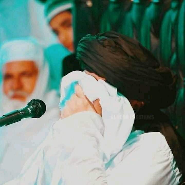 ZohaButt1234's tweet photo. اِنہیں جانا اِنہیں مانا نہ رکھا غیر سے کام 💖

دوسرا عرس مبارک " قبلہ امیر المجاھدین رحمتہ اللہ تعالیٰ علیہ
جنہوں نے عشقِ مصطفیٰ ﷺ کے جام بھر بھر کے پلائے اور خود بھی اِس کا عملی نمونہ بنے رہے آپ علیہ الرحمہ فرمایا کرتے تھے "حضور ﷺ نال اَنے واں محبت کرو_بس" 💙
#عرس_رضوی https://t.co/7V0pC0b6FI