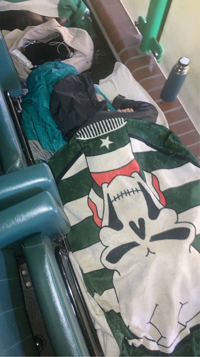 lisaxxgray's tweet photo. @FoundationCFC  #sleepout 💚🍀 https://t.co/e27zdwevI4