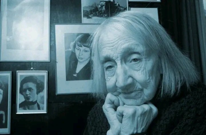 «Мы недооцениваем отрицательной
селекции русской жизни, когда из худших
выбираются наихудшие, и будущее
принадлежит им».

© Анастасия Цветаева