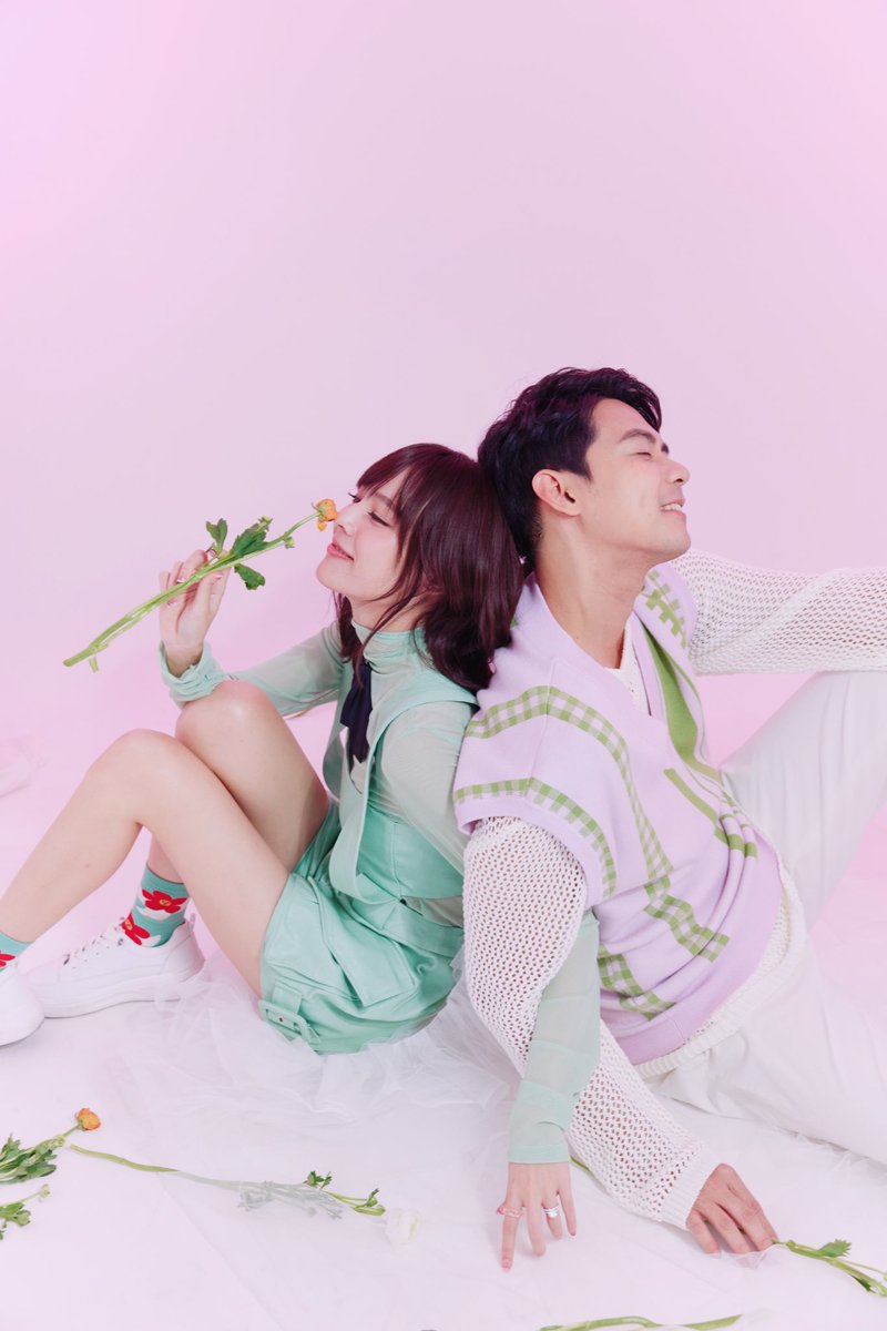 ช่วงนี้โลกก็จะเป็นสีชมพูหน่อยๆนะคะ😚💗
youtu.be/3CD5Y7U2Ieo