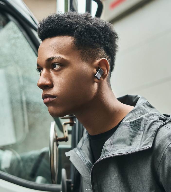 TheStatusAudio's tweet photo. Brilliant sound & technology, with completely reimagined design language. The Between Pro wireless earbuds are now live on Indiegogo
#wirelessearphones #truewireless #headphones #musicproduction #earbuds #statusaudio #betweenpro https://t.co/5N1wC77OOD