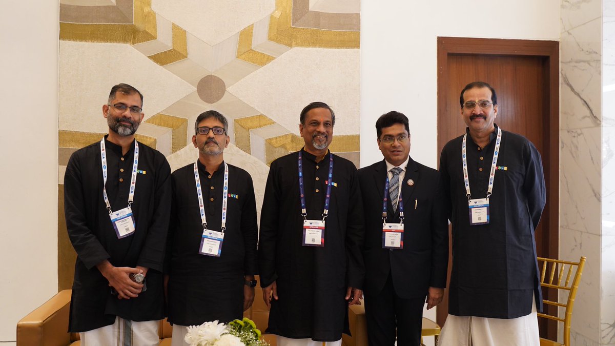 isiva's tweet image. Bringing our whole self to the International World Accountant Congress #StayingRooted #WCOAMumbai2022 #Zoho