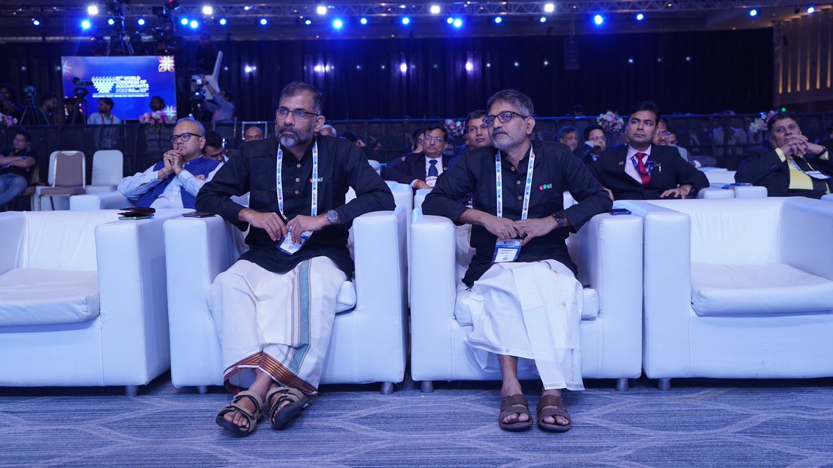 isiva's tweet image. Bringing our whole self to the International World Accountant Congress #StayingRooted #WCOAMumbai2022 #Zoho