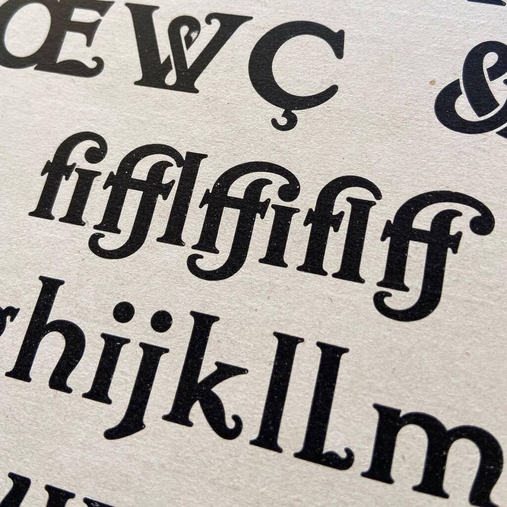 Letter_Library's tweet image. Le Giraldon Gras, Fonderies Deberny &amp;amp; Peignot #letterlibrary