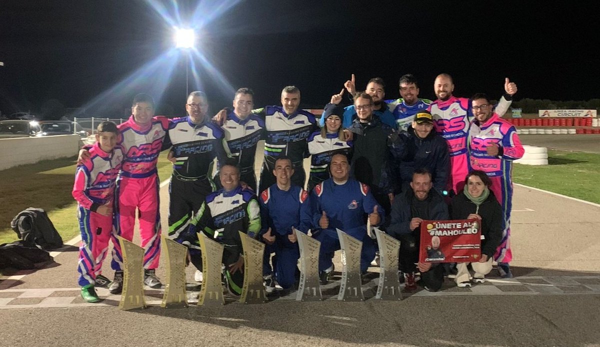BorisMartn2's tweet photo. 11h de Ariza. La familia @escueladekart  😀 https://t.co/W2BOMkZh3V