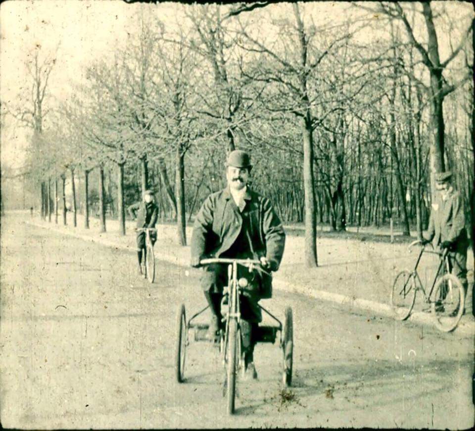 Boîte Vide Dugu Référence 10 - Tricycle Bernardi 1896 - Musée Turin - Rare