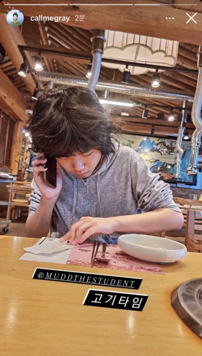thatshirt_again's tweet photo. 그레이 행님과 고기 타임 https://t.co/Q45Nh85vwI
