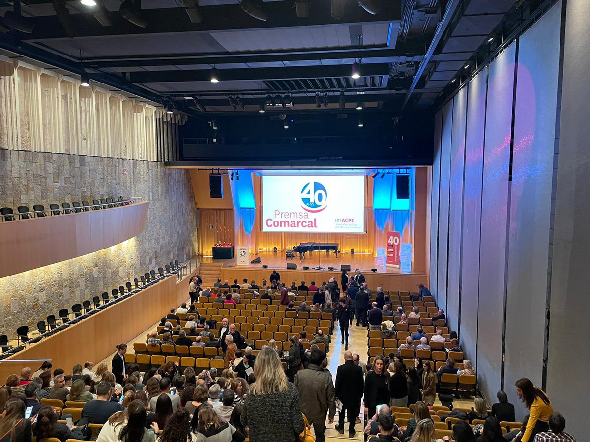 VedrunaVila's tweet image. Vedruna Vilafranca guanya el concurs de la premsa comarcal de Catalunya! 👏🏼  Un ordinador, un futur el reportatge dels alumnes Mireia, Anna i Jan ha estat considerat el millor i els alumnes han entregat a la xarxa solidària Labdoo una dotació econòmica del premi.
Enhorabona! 👏🏼