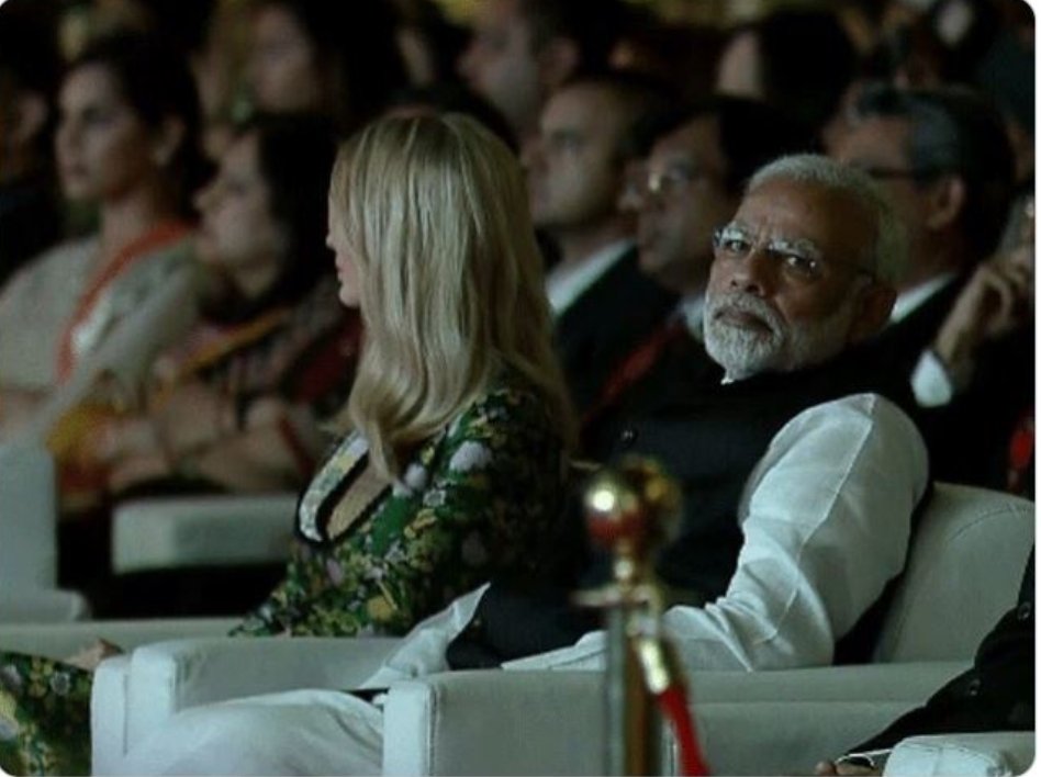 unknwhacker30's tweet photo. "Ha bhai nahi hu main #modibhagt khud khata hu kahi se nhi aa raha mujhe"😒 https://t.co/ubbJZCZoEW