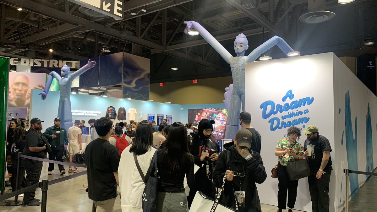 MySmartCrypto19's tweet photo. The most impressive booth in @ComplexCon
@Worldwide_Wade #nft https://t.co/JzBSYCuQdx