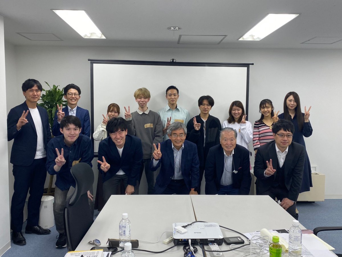 keio_pitch's tweet photo. KBCと古くからお付き合いのある株式会社野心満々様とメンタリング会を開催しました。事業プランに対する実際の投資家からのフィードバックは、参加者にとって大きな刺激になったと思います。1ヶ月後のKBC SUMMITに向けて、チームWHYME?で引き続き頑張っていきましょう!
#慶應 #起業 #Why_Me #KBC https://t.co/6Z615ObphU