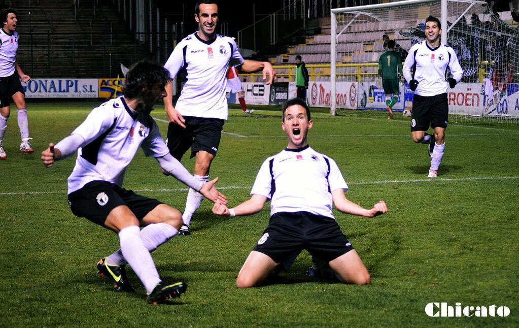 HumorBurgosCF's tweet photo. 8 años de la última vez. El gol, de un grande, @dgerica11 https://t.co/7xmqdt3u2K