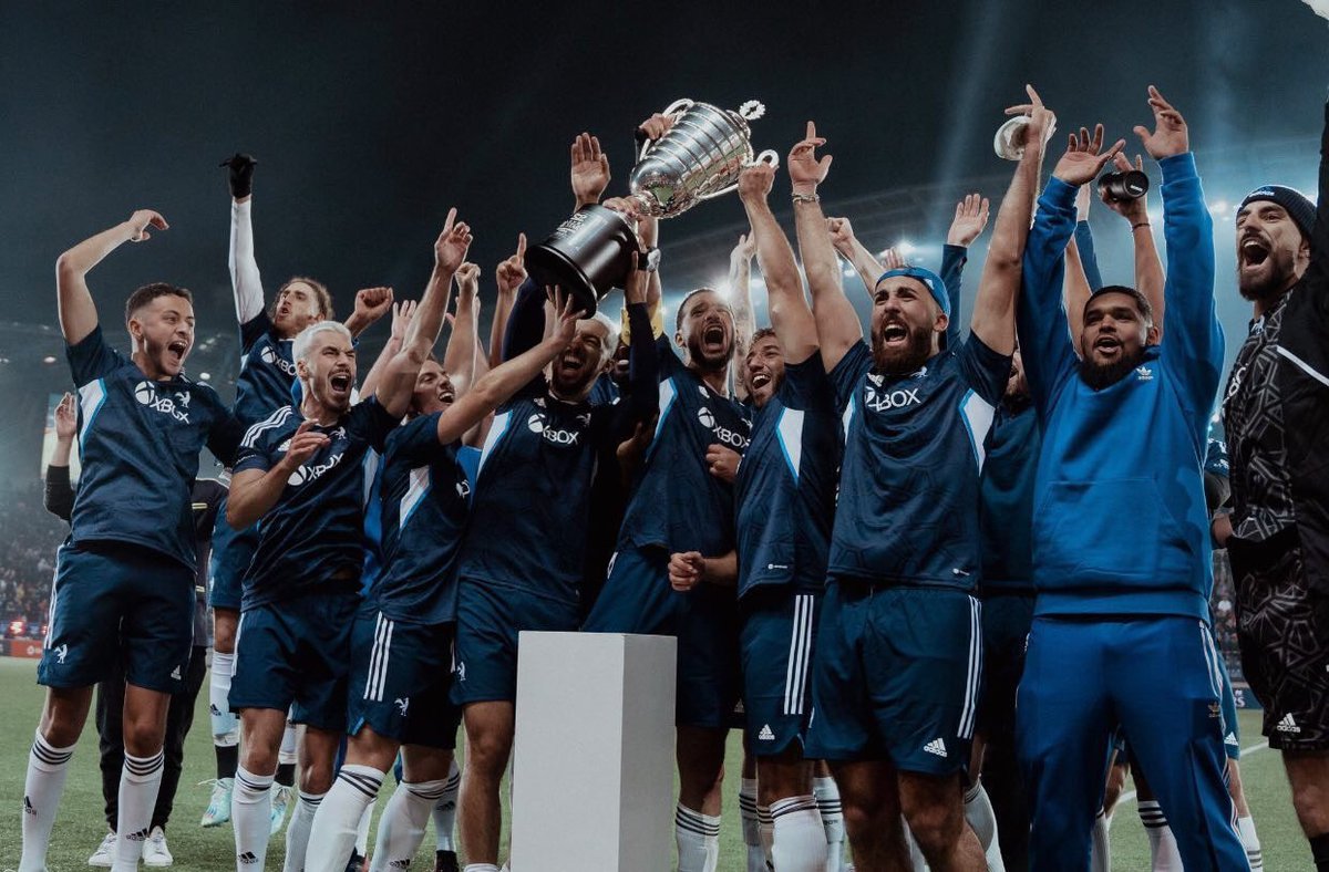 PFut10's tweet photo. AUJOURD’HUI C’EST LA COUPE DU MONDE 🏆😍🌍 !!!! … ( ON SOUHAITE TOUT DE MEME UNE BONNE JOURNÉE A NOS AMIS ESPAGNOLS 🇪🇸🇫🇷 ) https://t.co/6xsg34LgMW