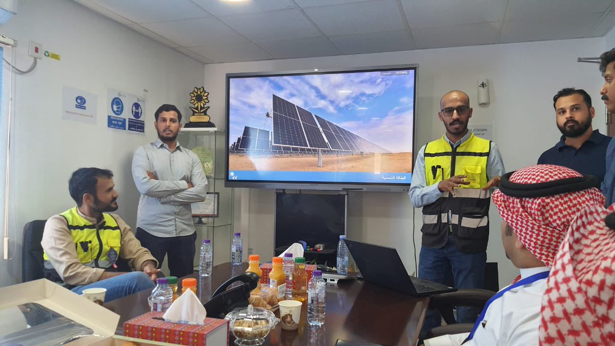 قامت هيئة المهندسين <a href="/Eng_Council/">الهيئة السعودية للمهندسين</a> ممثلة بشعبة إدارة المشاريع بزيارة مشروع شركة #اكواباور للطاقة الشمسية بمحافظة سدير بمشاركة عدد من المهندسين وطلاب الهندسة ، بهدف الاطلاع على اخر ماتم من تقنيات ومراحل تنفيذ المشروع.