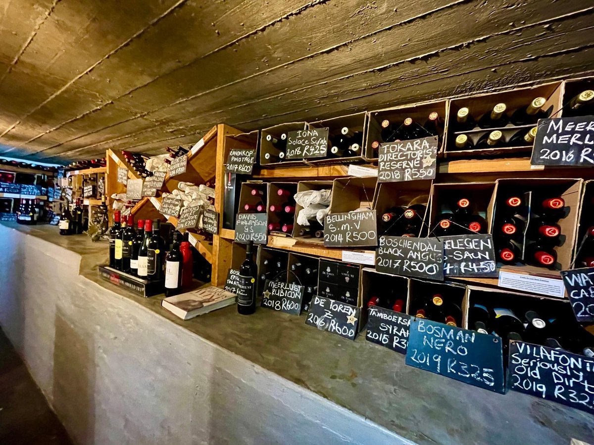 We've officially found our favourite room in the resort, The Cavern's impressive and extensive cave of a cellar. 

instagram.com/p/ClJHFTZq_4a/…

I see a lot of time spent here in our future.

Heck, if they'd let me, we'd move in. 🍷

#LaurasWorld
#Drakensberg 
#cavern1941