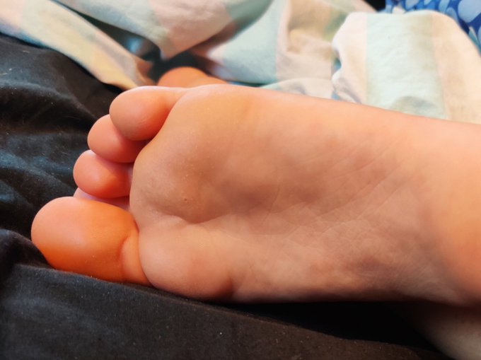 Good morning! I really could use pedicure today   #feetfinder #footmassage #toes #feet #footworshi̇p<a href="/tag/feet"class="tags"><span>#feet</span></a><a href="/tag/toes"class="tags"><span>#toes</span></a><a href="/tag/footworship"class="tags"><span>#footworship</span></a><a href="/tag/footmassage"class="tags"><span>#footmassage</span></a><a href="/tag/feetfi"class="tags"><span>#feetfi</span></a>