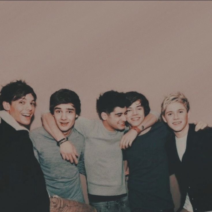 4getoutofmyhead's tweet image. chiunque vinca sappiamo 
che i migliori sono loro quindi🤷🏼‍♀️

I'm voting for #OneDirection "Story Of My Life" (2013) for #AMAsFanFavorite         at #AMAs