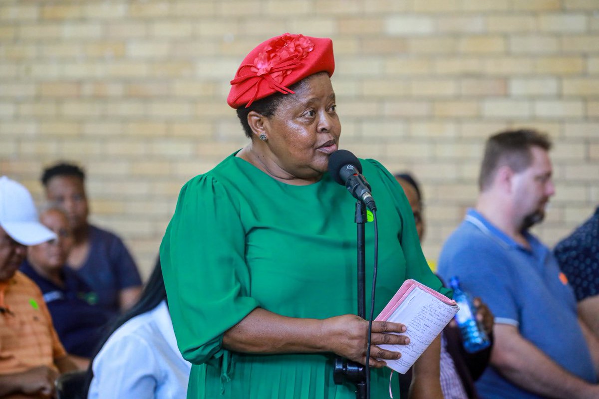 EconoCluster's tweet photo. Community members making inputs at the #RailwaySafetyBill hearings in Matlosana. Today the hearings will held in #Rusternburg @Rail_Safety @Dotransport https://t.co/ORkrgd8TwH