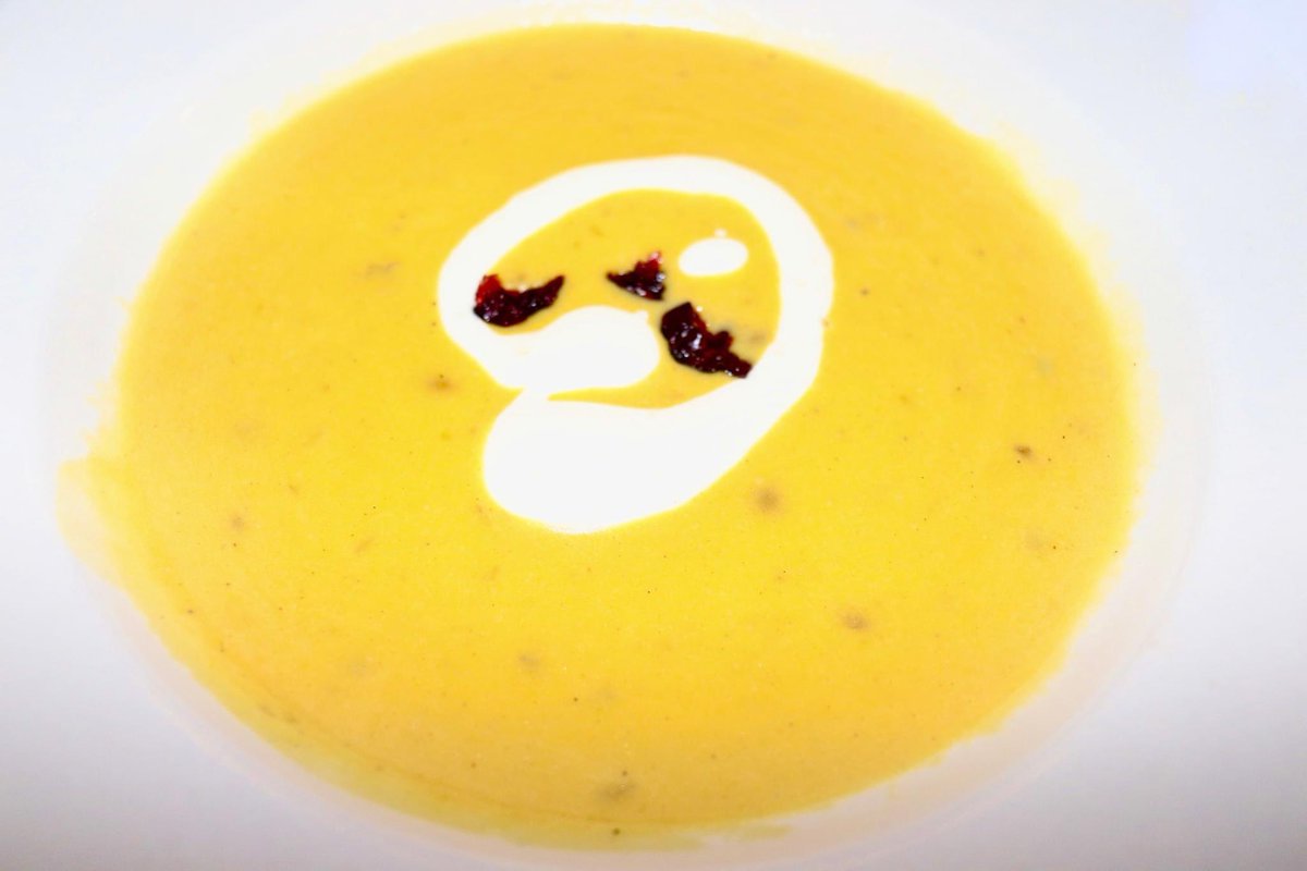 LaurasWorldza's tweet photo. A warm bowl of soup, to me, is a classic comfort food, especially when the weather turns chilly..
https://t.co/uz6VyHOW72
Here's a glimpse of The Cavern's Lentil & Pumpkin Soup with Sour Crème and Cranberries.
#LaurasWorld
#Drakensberg
#cavern1941 https://t.co/WDGxhBgr1R