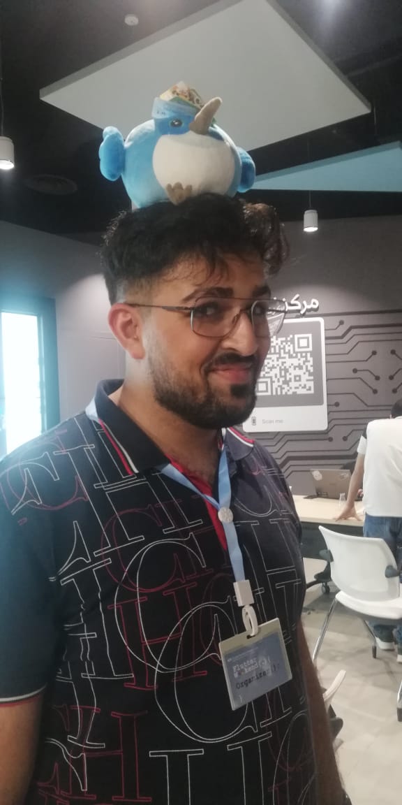 _dev_hassan's tweet photo. Last day of #FlutterWeekend was beautiful, from learning even more stuff about FlutterFire, to exploring everyone's amazing ideas and seeing their end results 🔥

Thank you to everyone in @GDSC_KFUPM for making this possible! 😊💙

Some random and fun moments with Dashes below~ https://t.co/eiP1KvqxvY