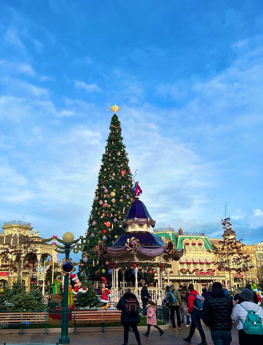 LoopnFR's tweet photo. 👋 Bon dimanche @DisneylandParis https://t.co/IZjWFGv6ic