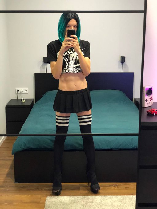 I love black clothes almost as much as I love black cocks 🖤💚😋 #BNWO https://t.co/bcQuPg7Urz<a href="/tag/bnwo"class="tags"><span>#bnwo</span></a>