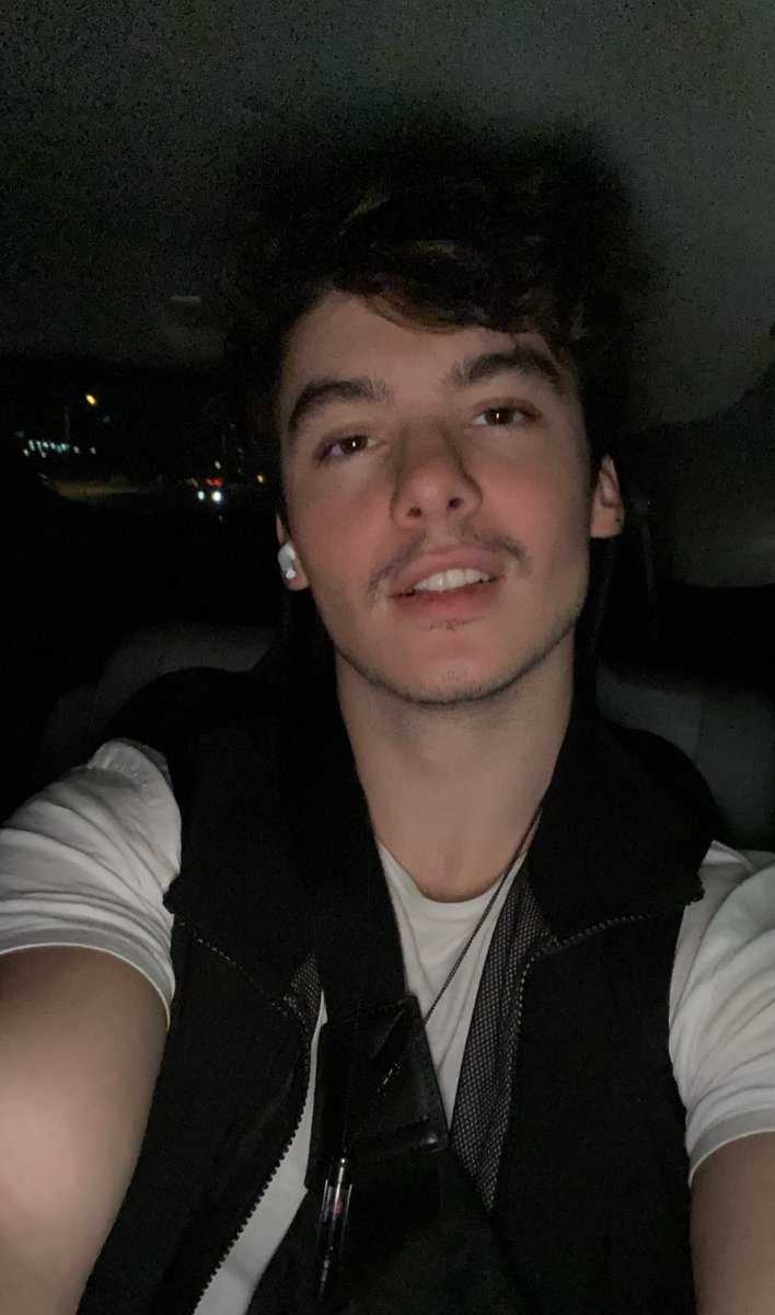 omenplayer69's tweet photo. if i look gone just type :) https://t.co/sXlGsjiTTo