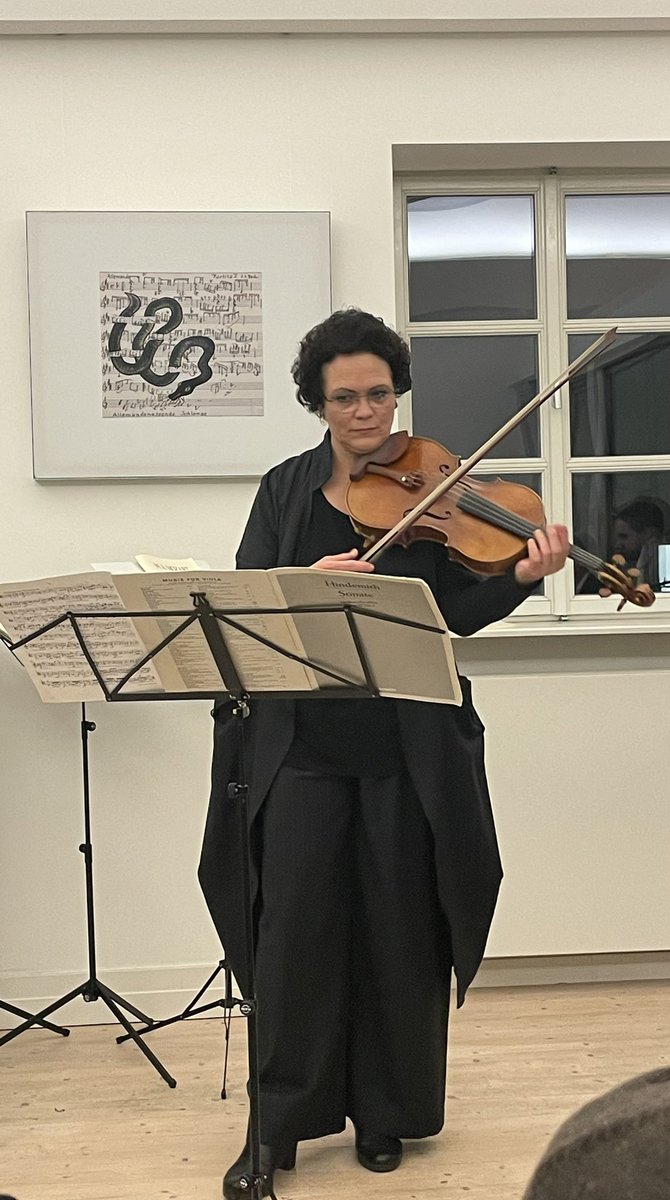 HoeppnerKV's tweet photo. #TabeaZimmermann neue Präsidentin der #Hindemith Stiftung vom Stiftungsrat einstimmig ab 01.01.2023 gewählt. Ihr Vorgänger #AndreasEckardt wurde mit einem großen Dank für seine Verdienste zum Ehrenmitglied ernannt. @Hindemith @DMusikrat @BundesKultur #Musikrat https://t.co/I5AUwWap4a