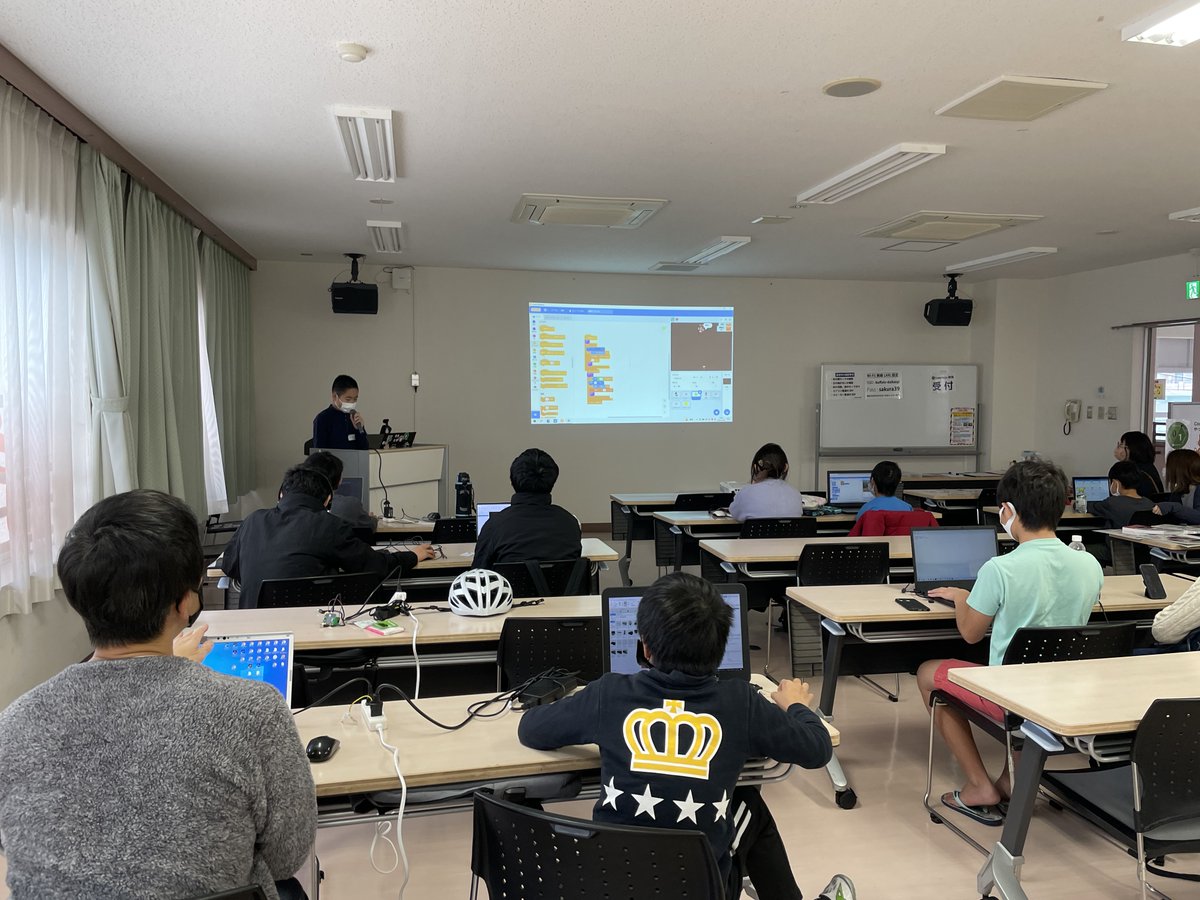 CoderDojoSz's tweet image. 本日、第38回CoderDojo静岡を開催しました!
今日の作品発表は、Scratch、Unity、C++(Siv3D)、Roblox、Minecrft、micro:bitなど様々。いろいろな開発環境を教え合えるのが静岡の特色です。
次回は12月25日の開催です。