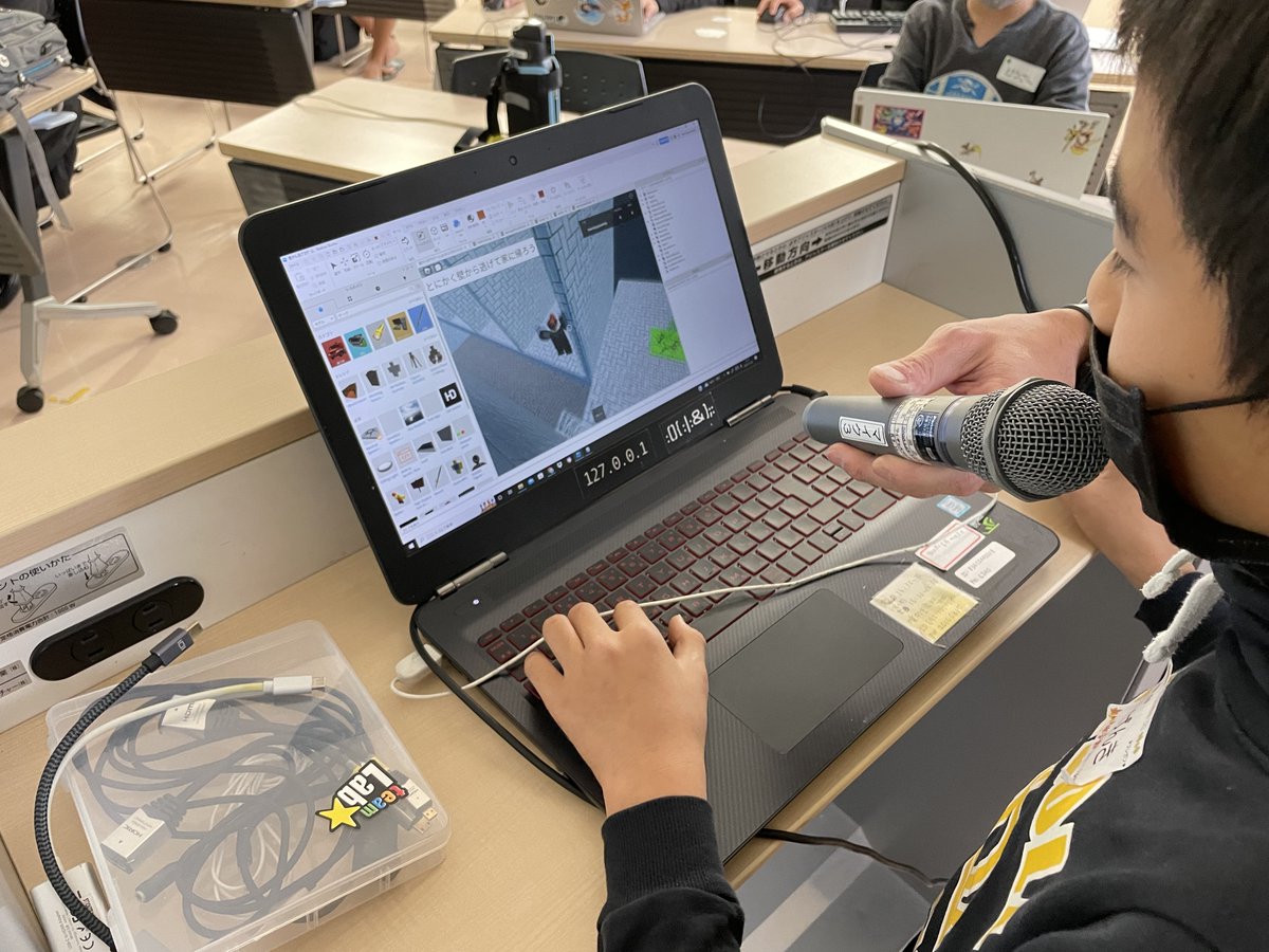 CoderDojoSz's tweet image. 本日、第38回CoderDojo静岡を開催しました!
今日の作品発表は、Scratch、Unity、C++(Siv3D)、Roblox、Minecrft、micro:bitなど様々。いろいろな開発環境を教え合えるのが静岡の特色です。
次回は12月25日の開催です。